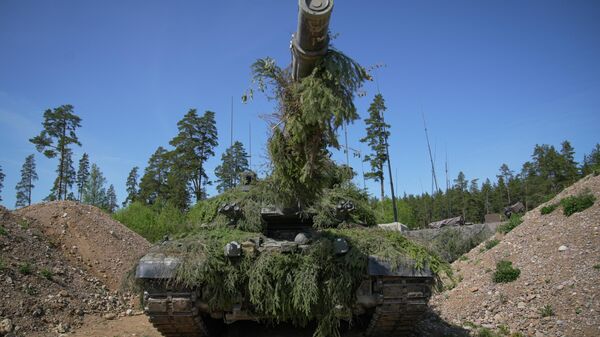A Challenger 2 tank, this one belonging to the British army, seen during NATO drills in Estonia, May 2023. - Sputnik भारत