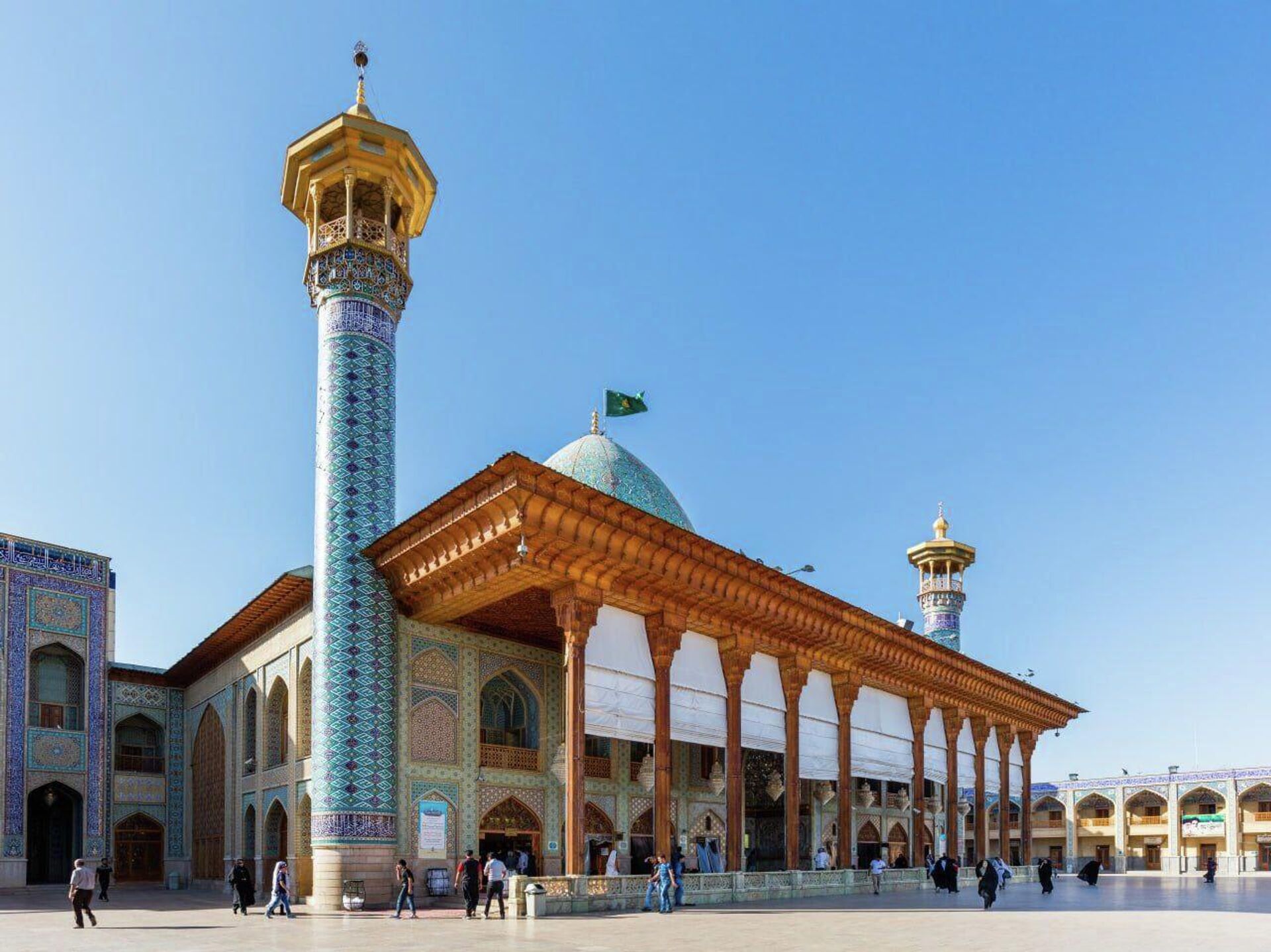 Shah Cheragh Mosque (or Shahcheragh Holy Shrine) is the tomb of Ahmed bin Musa (Imam Reza's brother) in the center of Shiraz, Iran. - Sputnik India, 1920, 06.09.2023