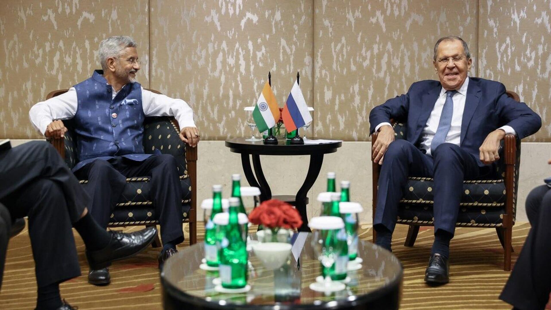 Russia’s Foreign Minister Sergey Lavrov and Minister of External Affairs of India Dr. Subrahmanyam Jaishankar hold talks on the margins of the 18th East Asia Summit. - Sputnik भारत, 1920, 24.12.2023