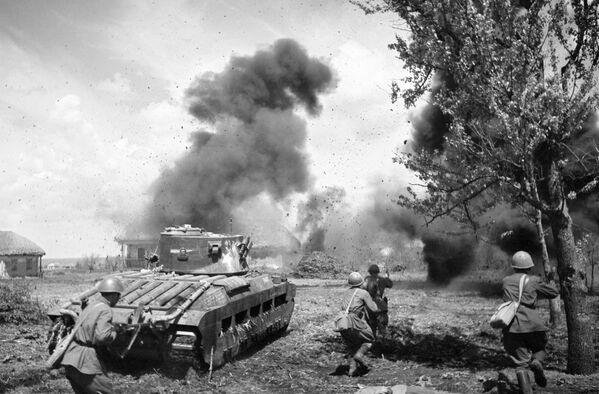 महान देशभक्तिपूर्ण युद्ध, 1941-1945। दक्षिण-पश्चिमी मोर्चे के सैनिकों का डोनबास रणनीतिक आक्रामक अभियान। - Sputnik भारत