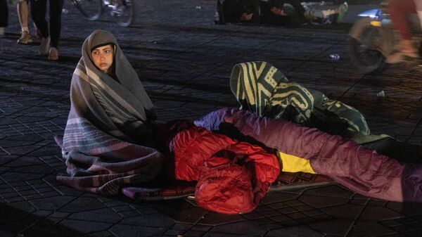 Жители Марракеша на площади после мощного землетрясения - Sputnik भारत