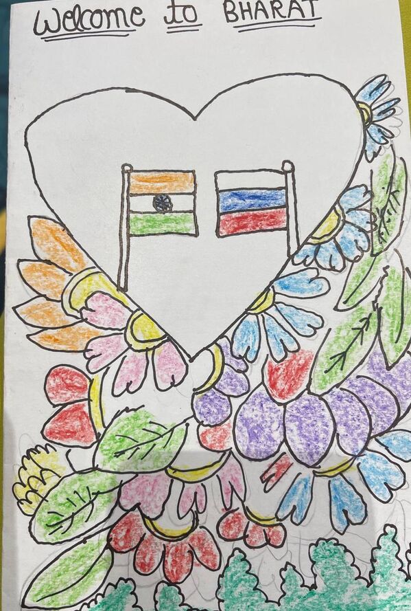 Children from an Indian school drew postcards welcoming Russia at the G-20 summit in Delhi. - Sputnik भारत