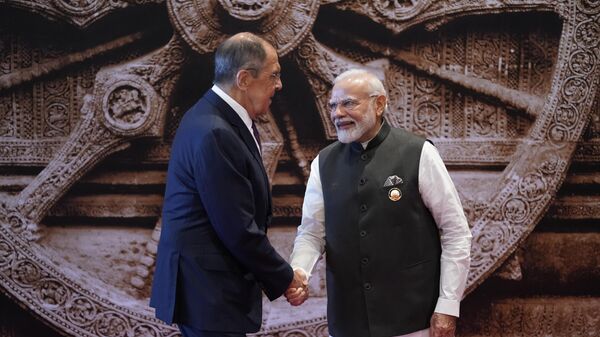 Indian Prime Minister Narendra Modi welcomes Russian Foreign Minister Sergey Lavrov - Sputnik India