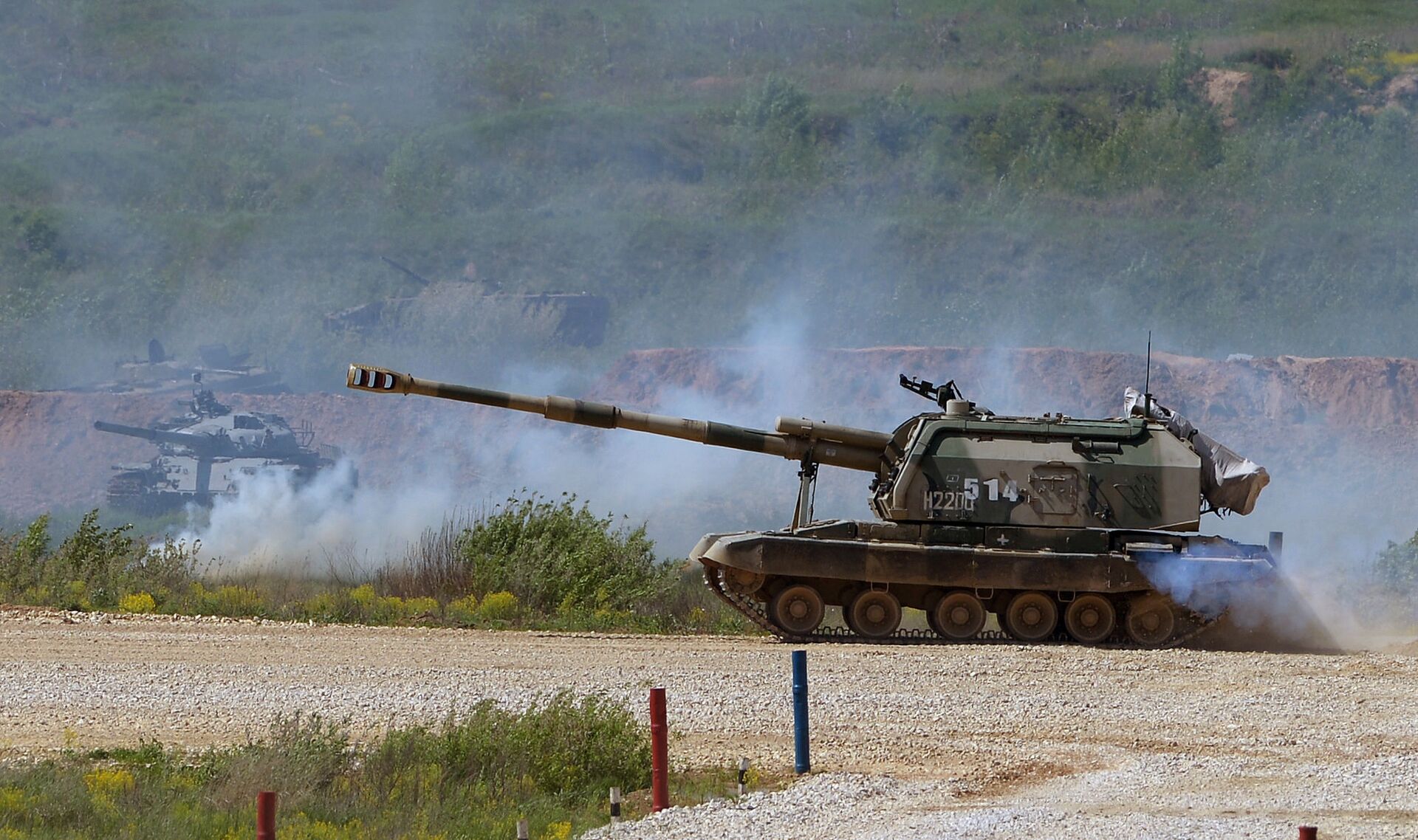 MSTA-S self-propelled howitzer during equipment demonstration at the International Military-Technical Forum “ARMY-2015” in Moscow region - Sputnik भारत, 1920, 15.09.2023