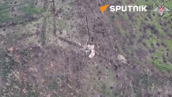 Watch Russian UAV-Guided Artillery Strike Pulverize Ukrainian Troops - Sputnik भारत