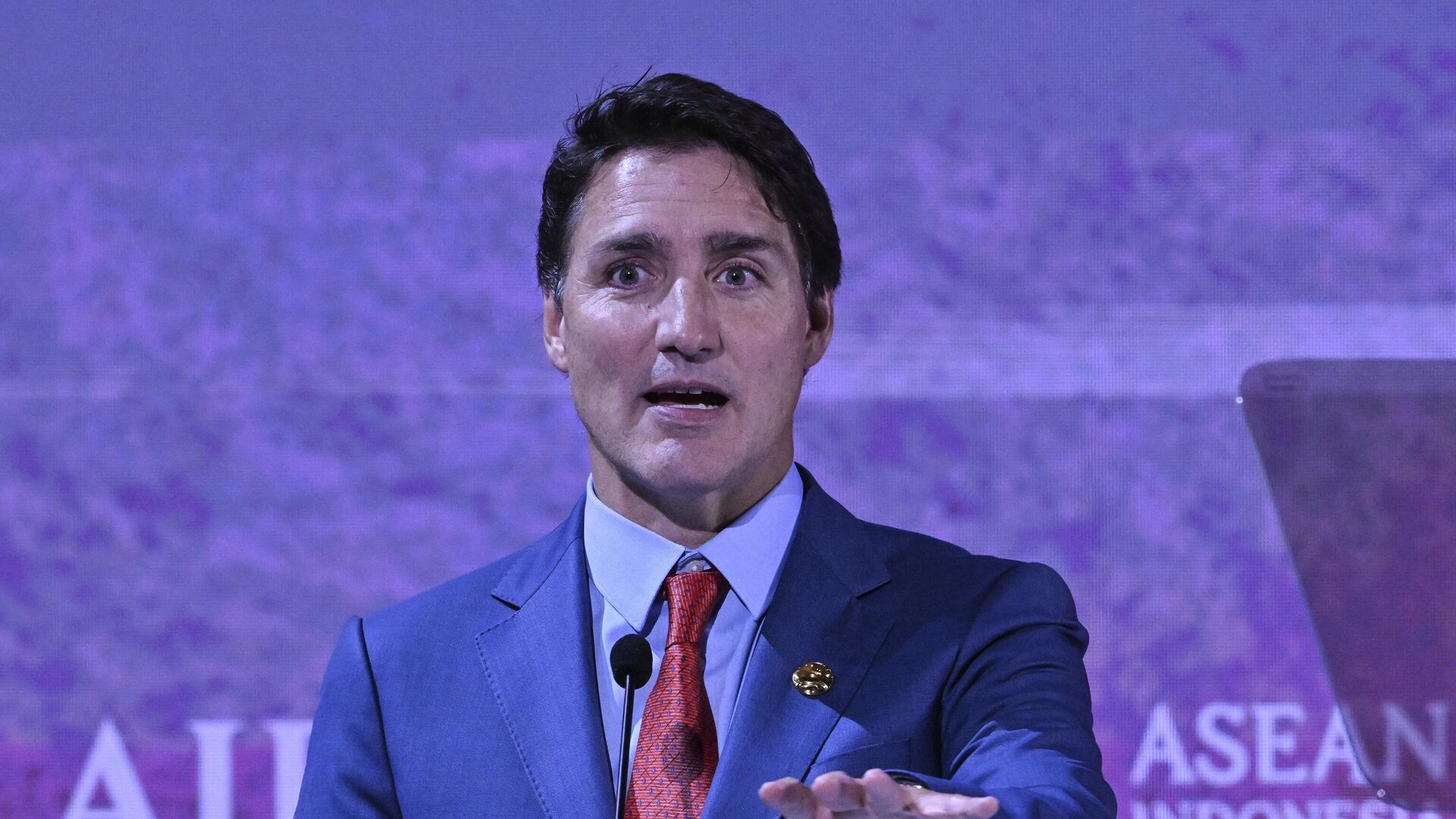 Canada's Prime Minister Justin Trudeau speaks during the leaders talk at the ASEAN-Indo-Pacific Forum (AIPF) on the sidelines of the Association of the Southeast Asian Nations (ASEAN) Summit in Jakarta, Indonesia, Wednesday, Sept. 6, 2023 - Sputnik भारत, 1920, 08.12.2023