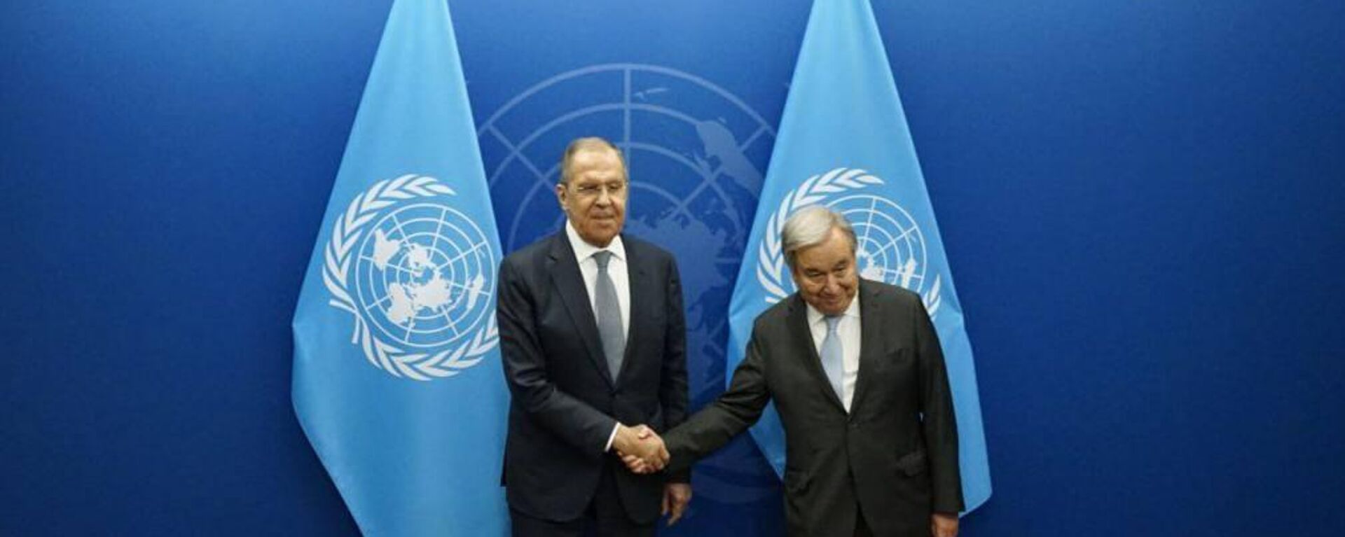 Russian Foreign Minister Sergey Lavrov and UN Secretary General Antonio Guterres hold meeting on the sidelines of the 78th Session of the UN General Assembly. - Sputnik भारत, 1920, 22.09.2023