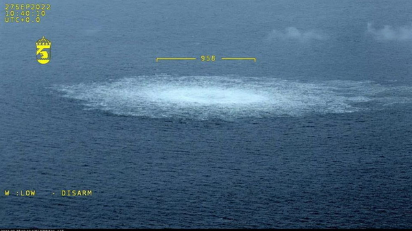 In this picture provided by Swedish Coast Guard, the gas leak in the Baltic Sea from Nord Stream photographed from the Coast Guard's aircraft on Wednesday, Sept. 27, 2022 - Sputnik भारत