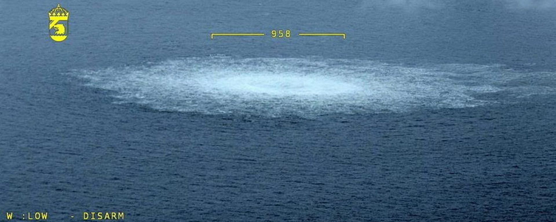 In this picture provided by Swedish Coast Guard, the gas leak in the Baltic Sea from Nord Stream photographed from the Coast Guard's aircraft on Wednesday, Sept. 27, 2022 - Sputnik भारत, 1920, 25.09.2023