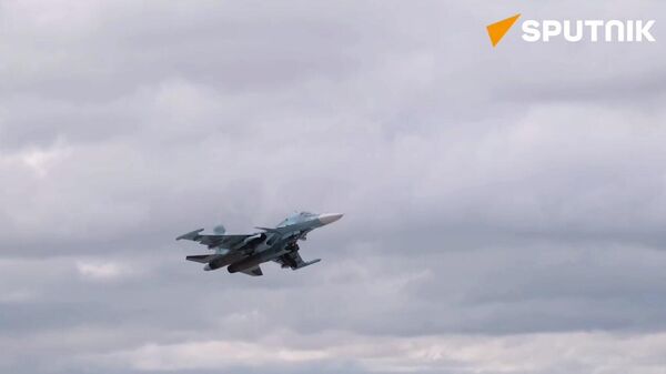 Russian Su-34s hit Ukrainian command and observation posts, armored vehicles and drone control points with guided munitions in Krasny Liman direction - Sputnik भारत