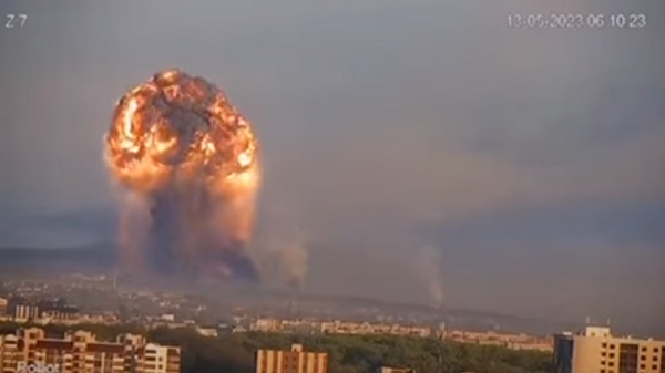 A frame of a CCTV video, purportedly depicting a major blast at an ammo depot in Khmelnintsky, Ukraine. - Sputnik भारत