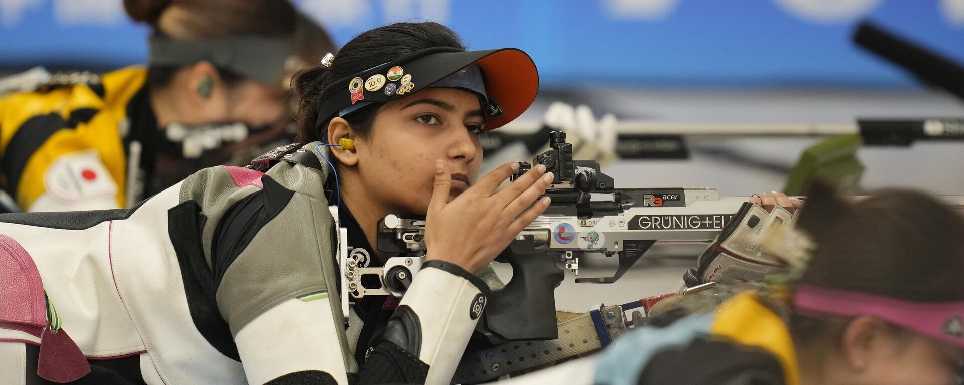 India's Sift Kaur Samra competes during the Women's 50m Rifle 3 Positions Team at the Fuyang Yinhu Sports Center during 19th Asian Games in Hangzhou, China, Wednesday, Sept. 27, 2023. - Sputnik भारत, 1920, 27.09.2023