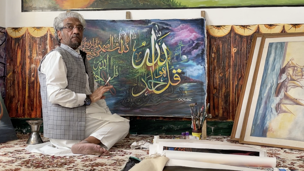 Mir Mushtaq Ahmed, a 58-year-old artist in Jammu and Kashmir’s summer capital city Srinagar, was diagnosed with the last stage throat cancer five years ago. 
 - Sputnik India