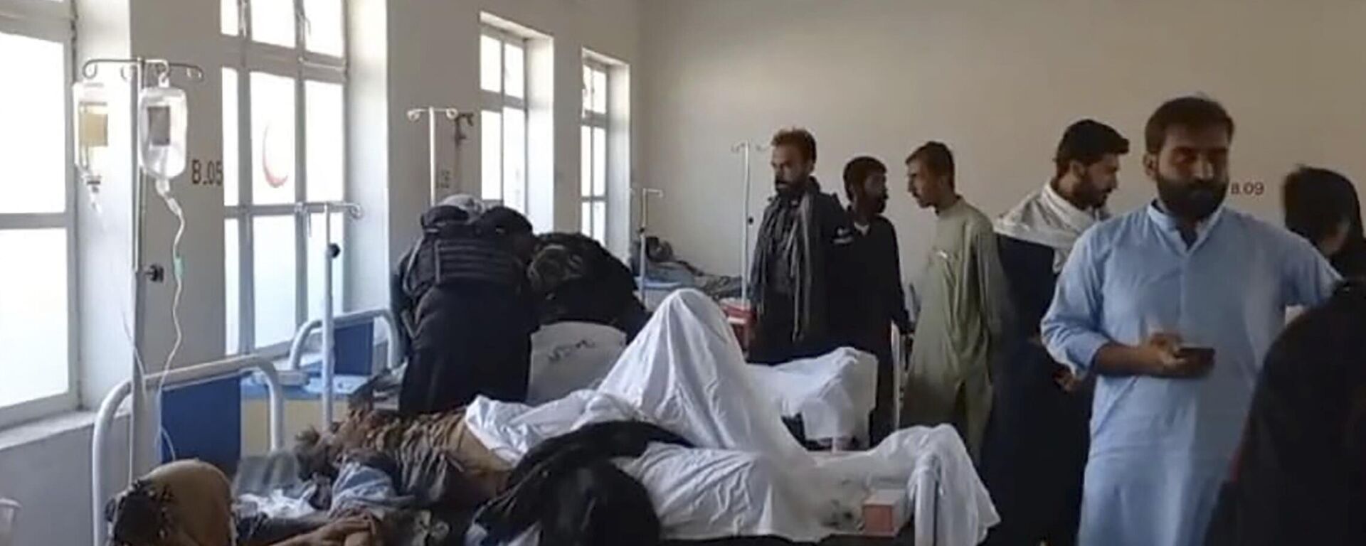 In this photo provided by District Police Office, injured victims of bomb explosion are treated at a hospital, in Mastung near Quetta, Pakistan, Friday, Sept. 29, 2023. A powerful bomb exploded at a rally celebrating the birthday of Islam's Prophet Muhammad in southwest Pakistan on Friday, killing multiple people and wounding dozens of others, police and a government official said. - Sputnik भारत, 1920, 29.09.2023
