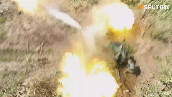 Russian forces D-30 howitzer crews eliminate Ukrainian forces in Krasny Liman direction - Sputnik India