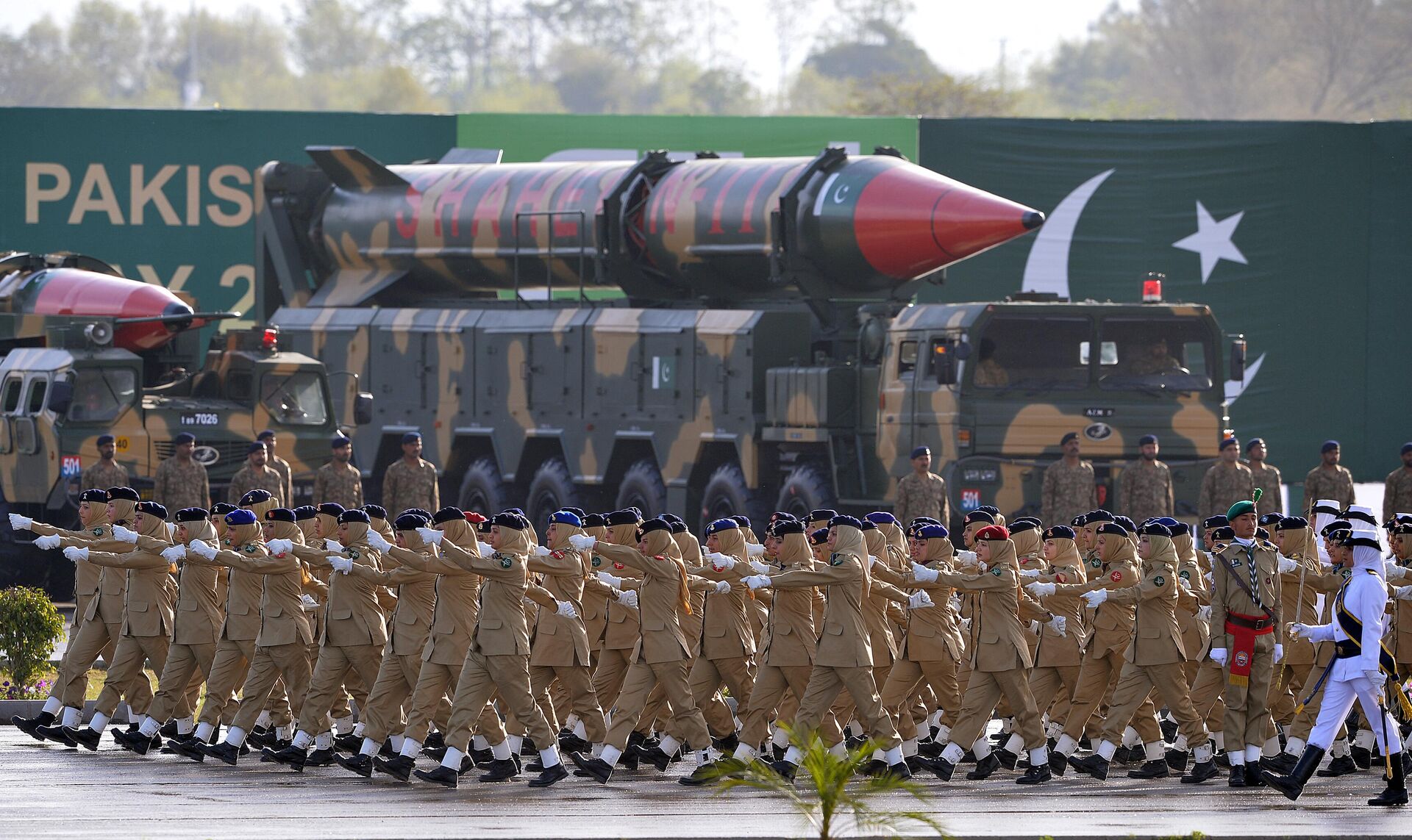Pakistan Army Medical Corps personnel march past long-range ballistic Shaheen III missiles during the Pakistan Day military parade in Islamabad on March 23, 2016. - Sputnik India, 1920, 12.10.2023