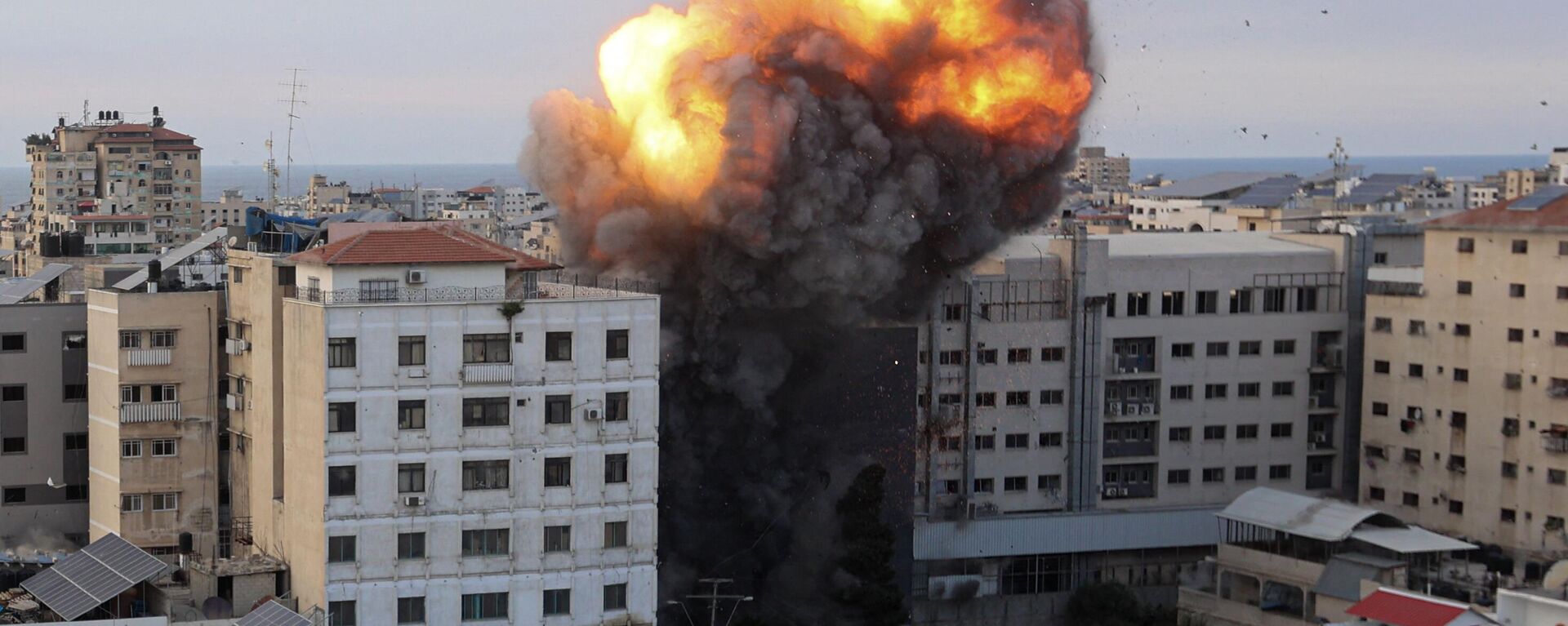 Обстрел зданий в палестинском городе Газа - Sputnik भारत, 1920, 11.10.2023