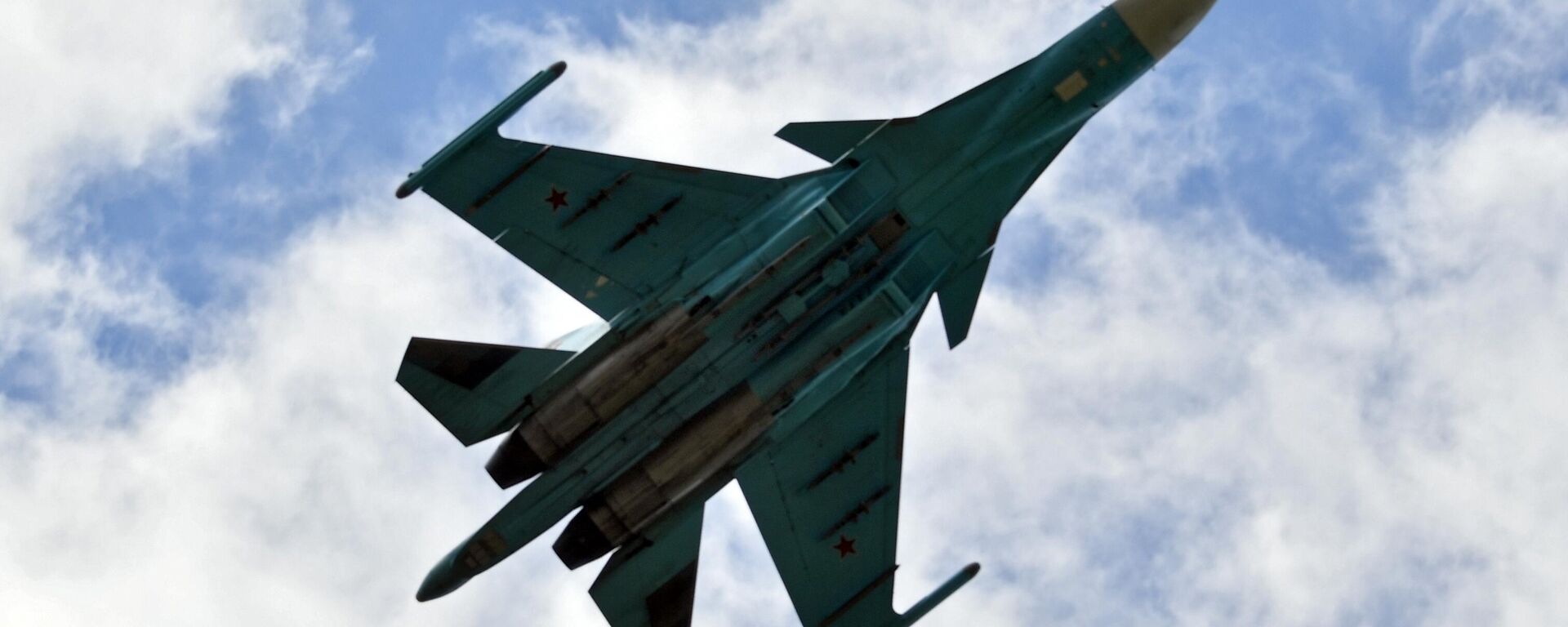 Russian Su-34 Fighter-Bombers Strike Ukrainian Positions - Sputnik India, 1920, 12.10.2023