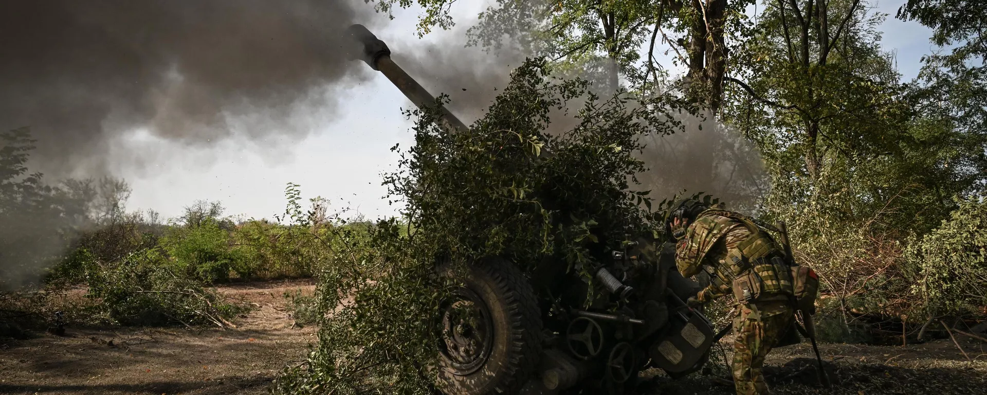 Russian forces obliterate Ukrainian NATO-supplied FH-70 howitzer - Sputnik भारत, 1920, 12.10.2023