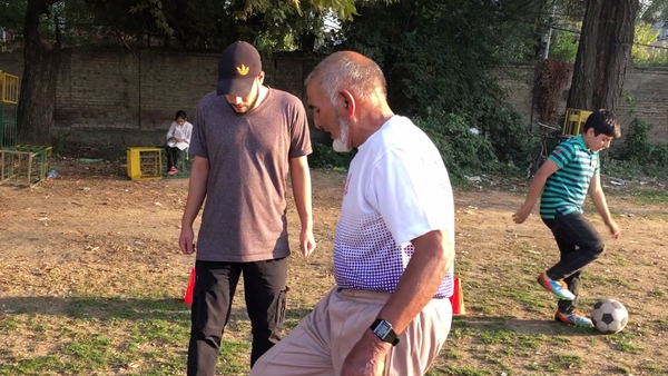 Kashmir’s Oldest Football Coach - Sputnik India