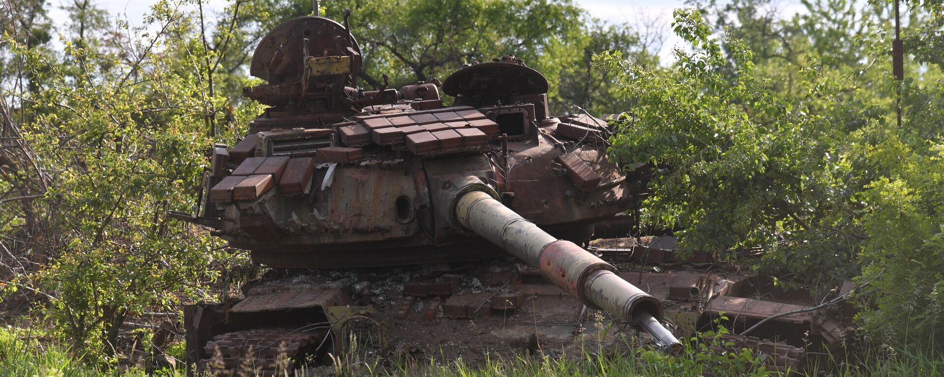 A destroyed tank of Ukraine's Armed Forces. - Sputnik भारत, 1920, 03.11.2023