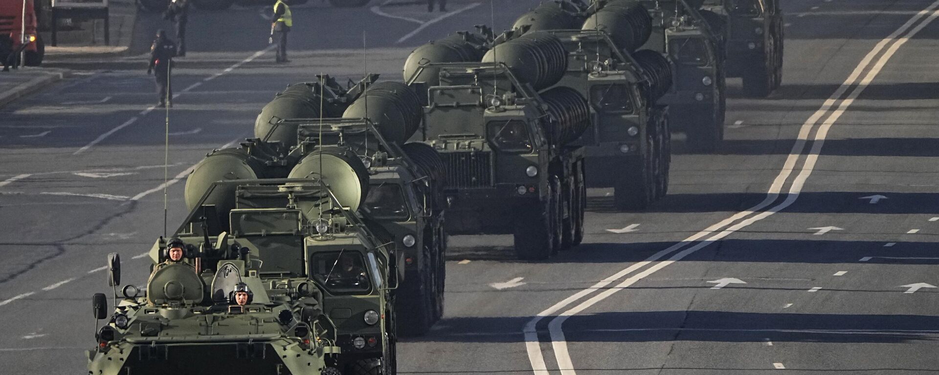 Russian S-400 anti-aircraft missile systems move toward Red Square to attend a Victory Day military parade in Moscow, Russia, Tuesday, May 9, 2023, marking the 78th anniversary of the end of World War II. - Sputnik India, 1920, 16.10.2023