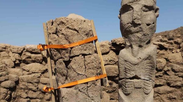 Humanoid sculpture found at Karahan Tepe in 2023. - Sputnik भारत