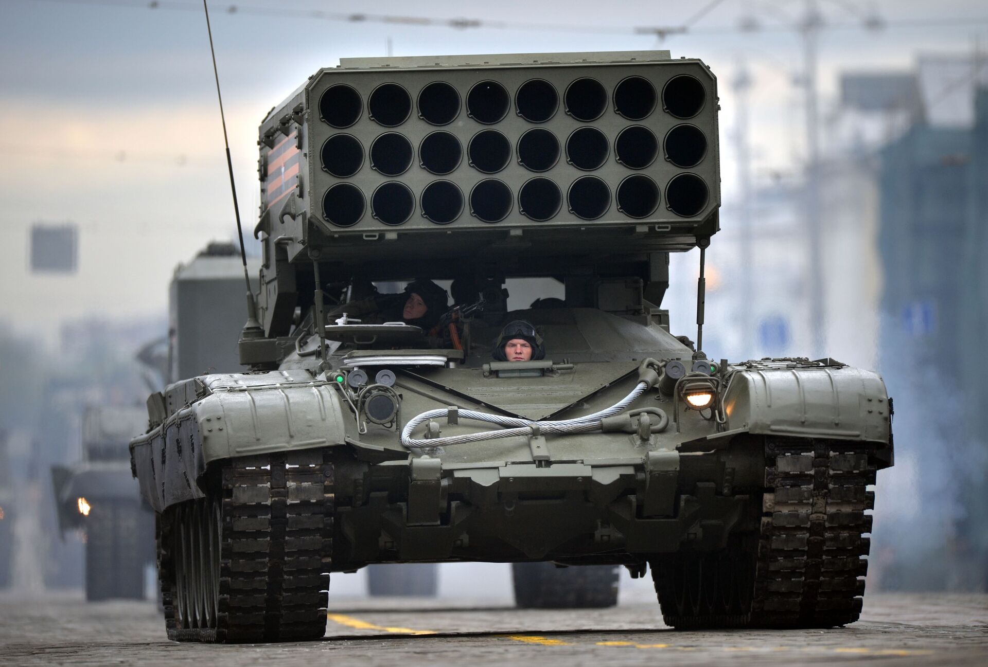 Military parade to commemorate the 75th anniversary of Victory in World War II Military parade to commemorate the 75th anniversary of Victory in World War II - Sputnik भारत, 1920, 21.05.2025