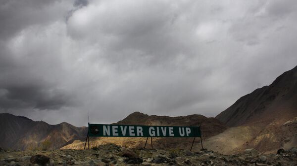 A banner erected by the Indian army stands near Pangong Tso lake near the India-China border in India's Ladakh area, Sept. 14, 2017. - Sputnik India
