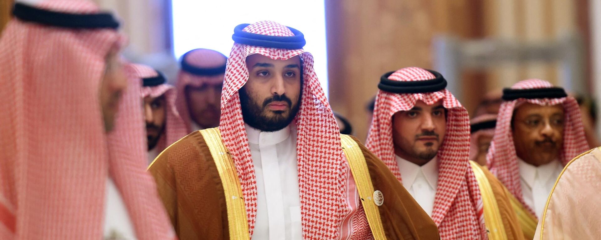 Saudi Defence Minister Mohammed bin Salman (2nd L),  who is the desert kingdom's deputy crown prince and second-in-line to the throne, arrives at the closing session of the 4th Summit of Arab States and South American countries held in the Saudi capital Riyadh, on November 11, 2015.  - Sputnik India, 1920, 24.10.2023