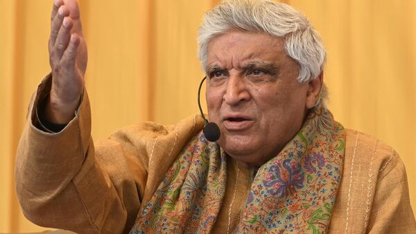 Indian poet, lyricist and scriptwriter Javed Akhtar speaks during an event at Doon International School on the outskirts of Amritsar on January 28, 2023. - Sputnik भारत