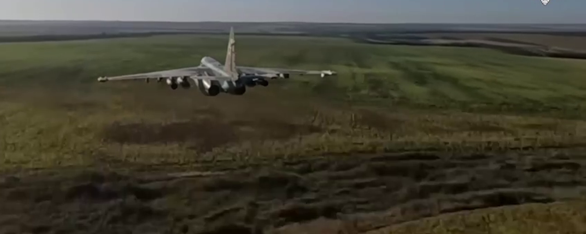 Watch Russian Su-25 Wipe Out Ukrainian Fortified Field Positions - Sputnik India, 1920, 03.11.2023