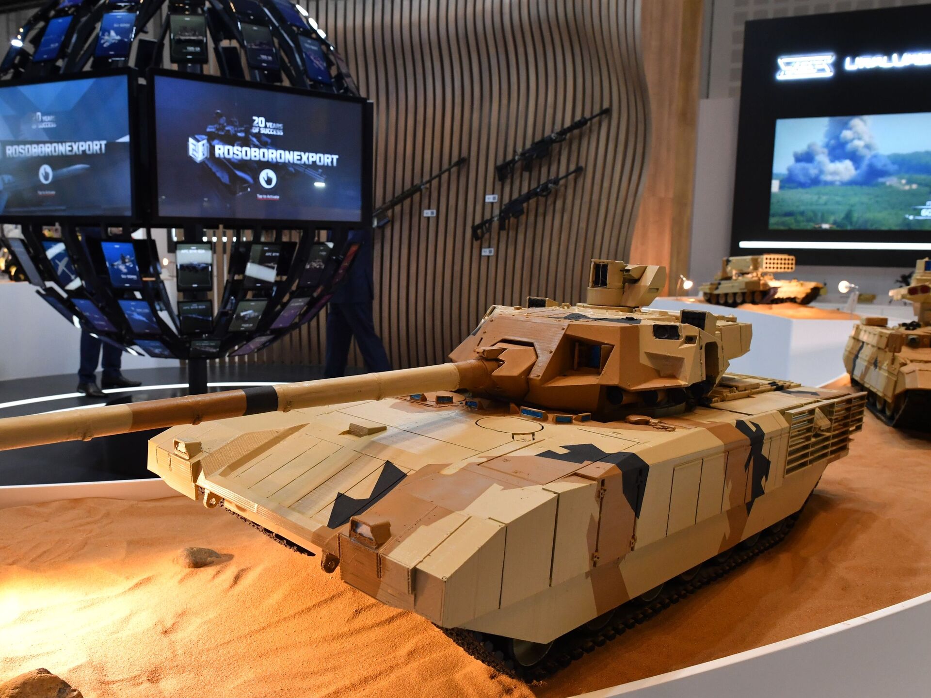Как называется новый танк. Т-14 Армата 2021. IDEX 2021. Выставка вооружений в Абу Даби 2021. Танк Армата 2021.