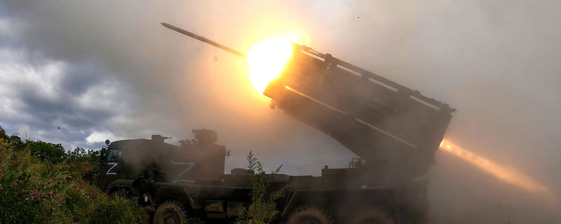 'The Grad' multiple launch rocket system at the 'Vostok 2022' military maneuvers at the Sergeevsky training ground - Sputnik भारत, 1920, 04.10.2025