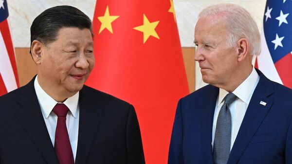 US President Joe Biden (R) and China's President Xi Jinping (L). - Sputnik भारत