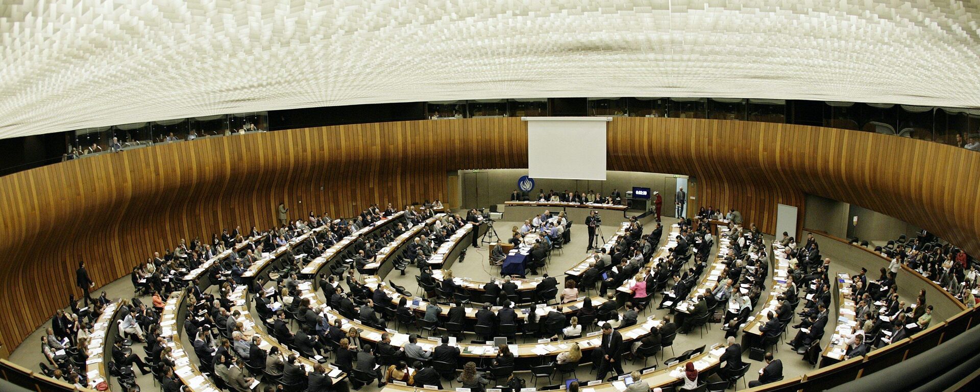 A general view of the assembly hall during the 6th United Nations Human Rights Council at the European headquarters of the U.N. in Geneva, Switzerland, Monday, Sept. 10, 2007. The Human Rights Council opened a three-week session Monday. - Sputnik भारत, 1920, 13.12.2023