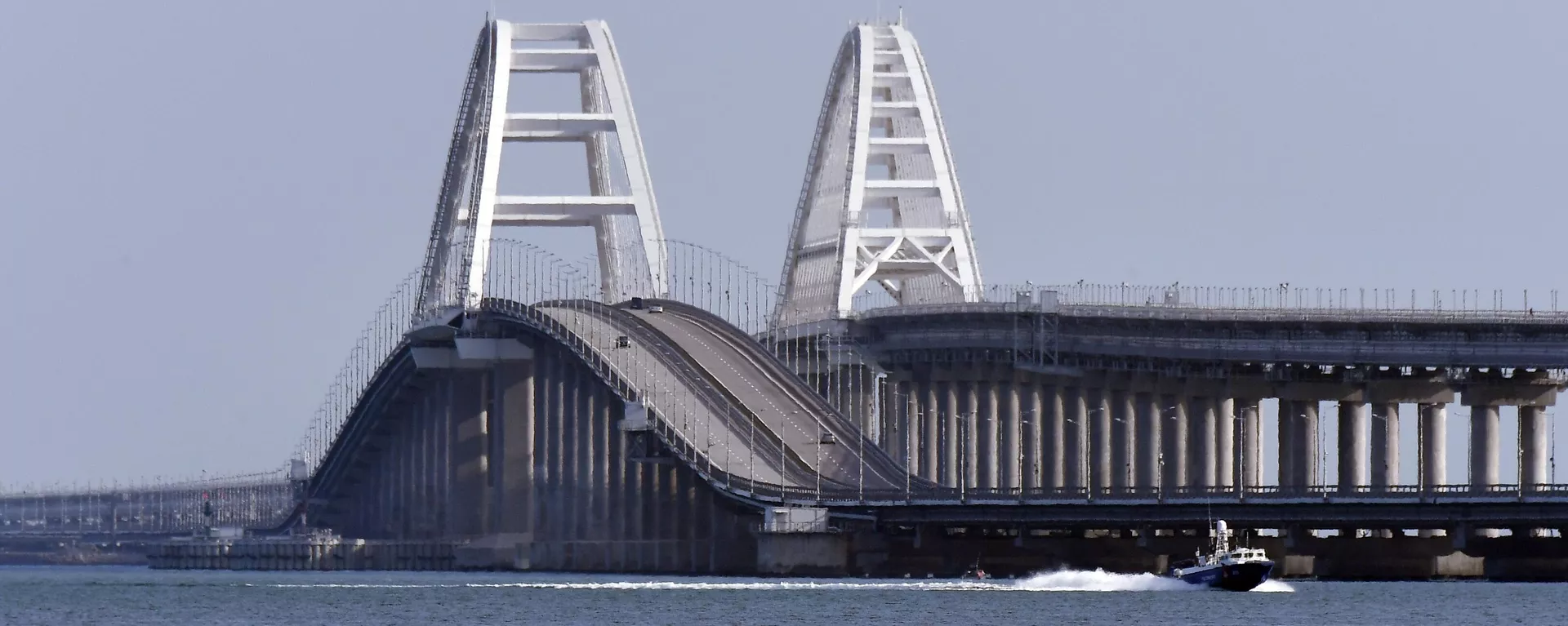 Left side of the Crimean Bridge opened for traffic - Sputnik भारत, 1920, 22.11.2023