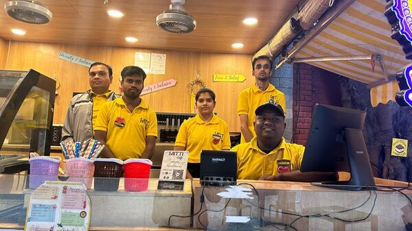 Staff of Mitti Cafe - Sputnik India