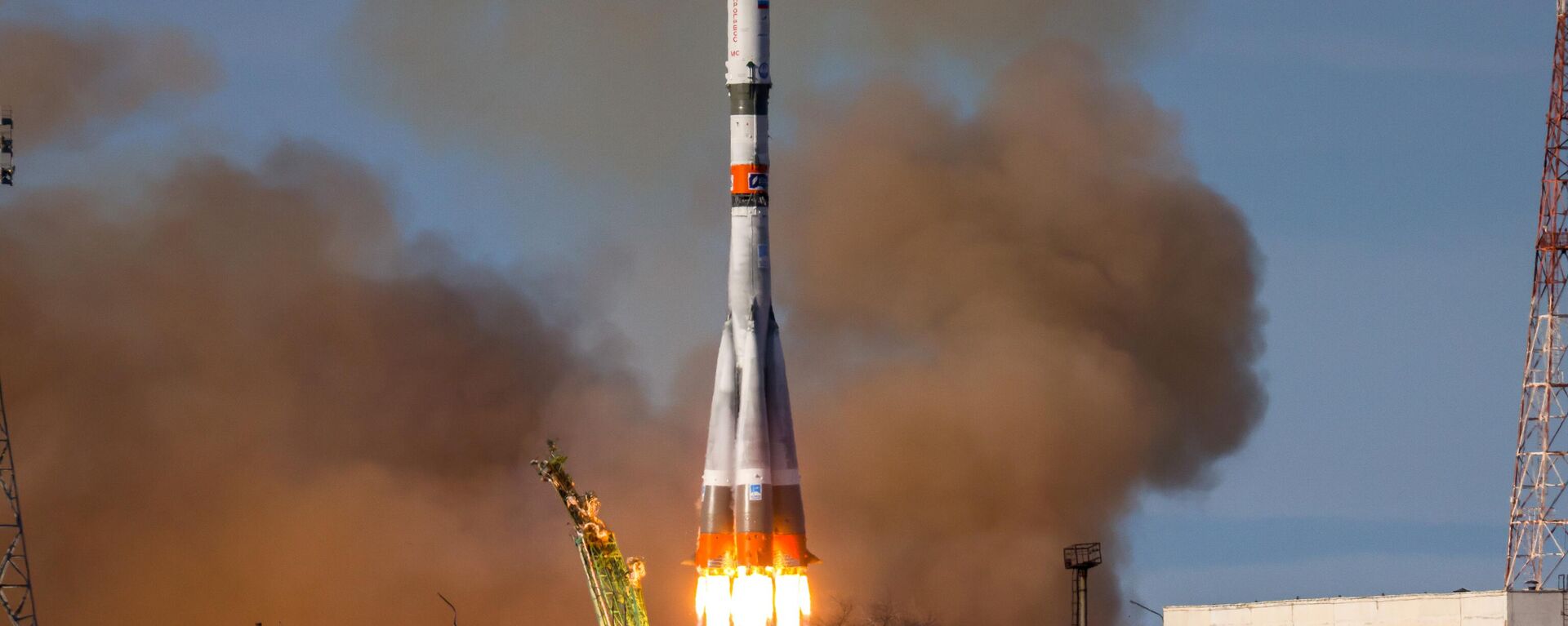 The launch of the Progress MS-25 cargo ship on a Soyuz-2.1a carrier rocket from the Baikonur Cosmodrome on December 1, 2023. - Sputnik भारत, 1920, 01.12.2023