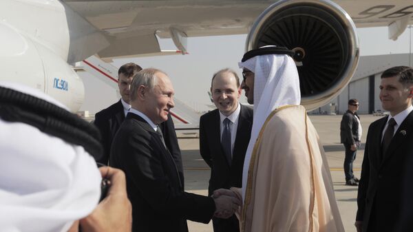 Russian President Vladimir Putin during a meeting at Abu Dhabi airport. Right: UAE Foreign Minister Sheikh Abdullah bin Zayed Al Nahyan. - Sputnik India
