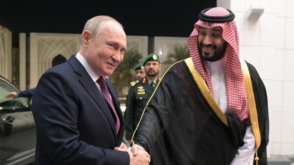 Vladimir Putin and Crown Prince Mohammed bin Salman - Sputnik भारत