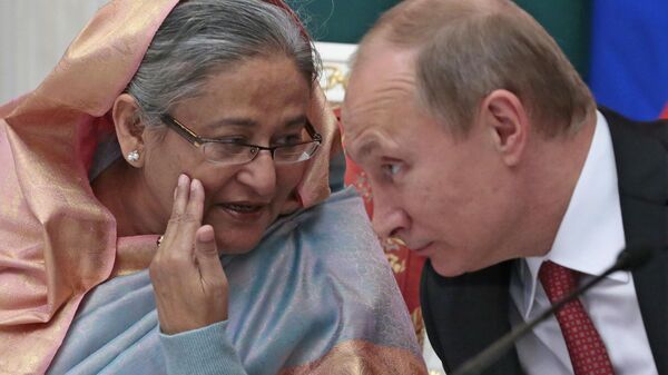 Russian President Vladimir Putin, right, and Bangladesh Prime Minister Sheikh Hasina speak at a signing ceremony in the Kremlin in Moscow, Russia, Tuesday, Jan. 15, 2013.  - Sputnik भारत