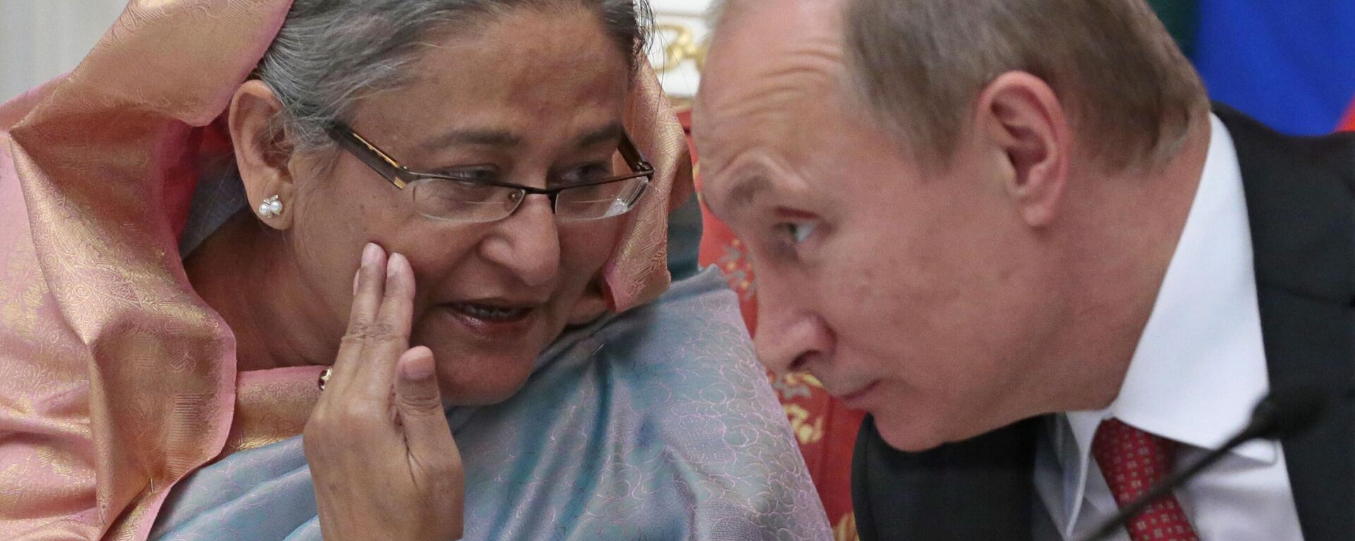 Russian President Vladimir Putin, right, and Bangladesh Prime Minister Sheikh Hasina speak at a signing ceremony in the Kremlin in Moscow, Russia, Tuesday, Jan. 15, 2013.  - Sputnik India, 1920, 18.12.2023