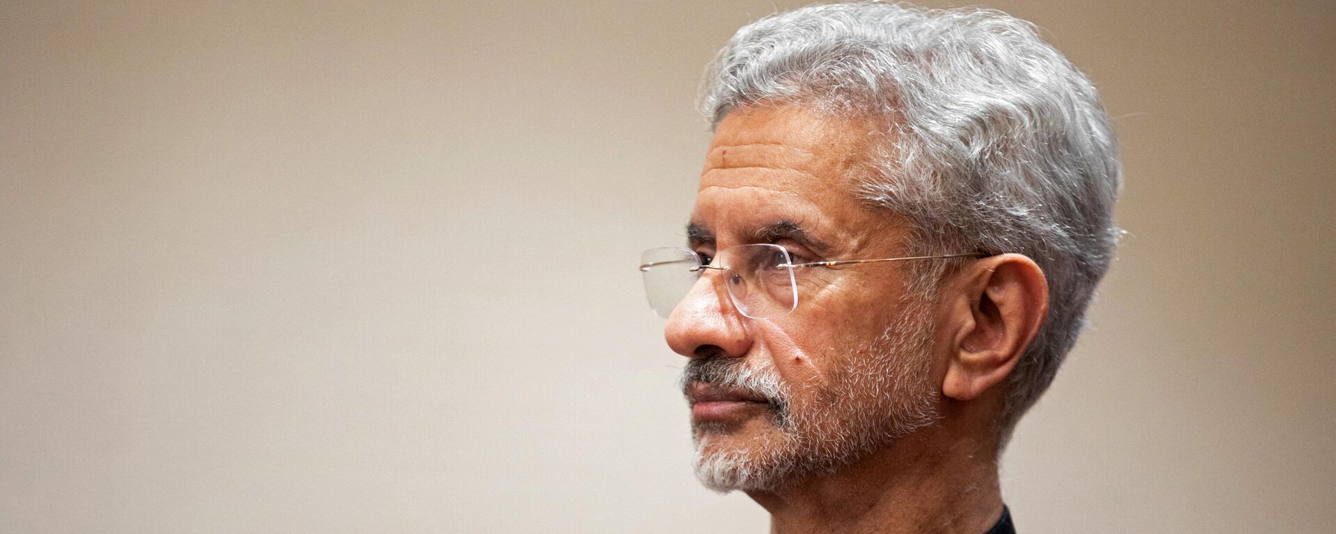 India's External Affairs Minister Subrahmanyam Jaishankar walks out after the meeting of the Nepal-India joint commission in Kathmandu on January 4, 2024. - Sputnik India, 1920, 18.01.2024