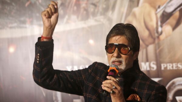 Bollywood actor Amitabh Bachchan addresses the media during the trailer launch of  upcoming movie Thugs of Hindostan  in Mumbai, India, Thursday, Sept. 27, 2018. - Sputnik भारत