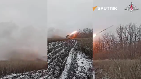 TOS-1A Solntsepyok in combat action - Sputnik भारत