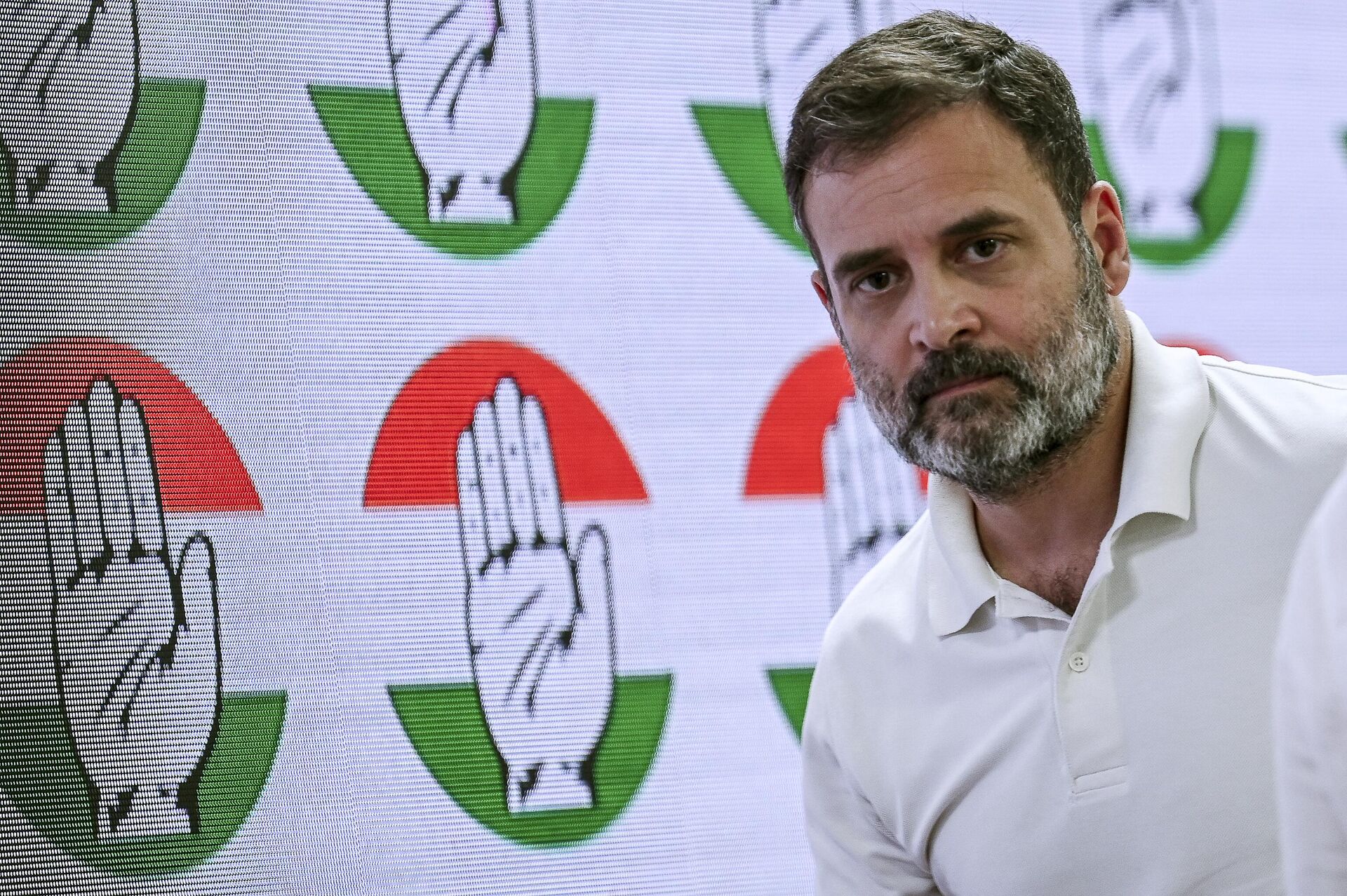 India’s Congress party leader Rahul Gandhi gestures as he leaves after a media briefing at the party headquarters in New Delhi on August 11, 2023.  - Sputnik India, 1920, 26.02.2024