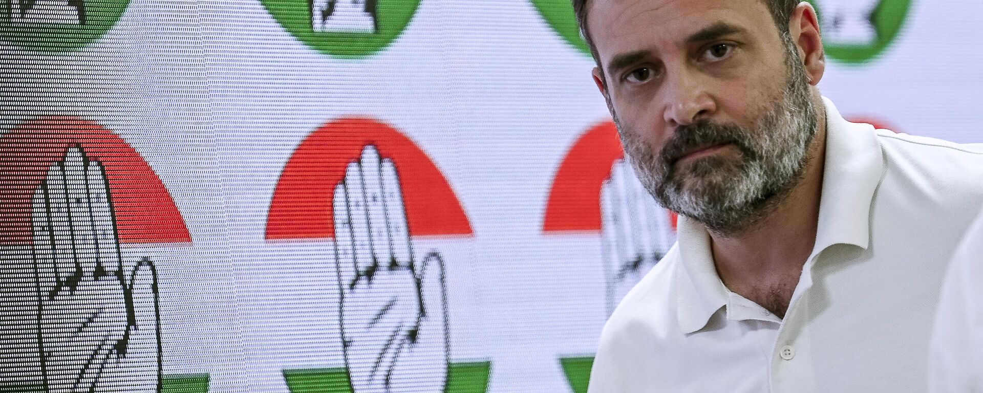 India’s Congress party leader Rahul Gandhi gestures as he leaves after a media briefing at the party headquarters in New Delhi on August 11, 2023.  - Sputnik भारत, 1920, 17.01.2024