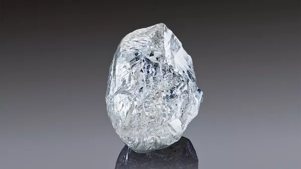 Alrosa put up a 242-carat diamond at auction in Dubai - Sputnik India
