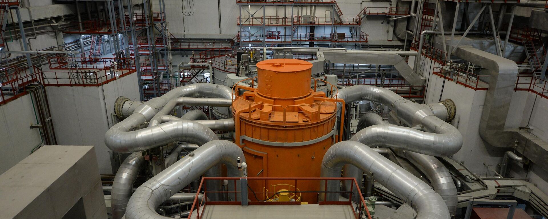 The central hall of the fourth generating unit with a BN-00 nuclear reactor at the Beloyarskaya Nuclear Power Plant in Zarechny, Sverdlovsk Region - Sputnik भारत, 1920, 26.09.2025